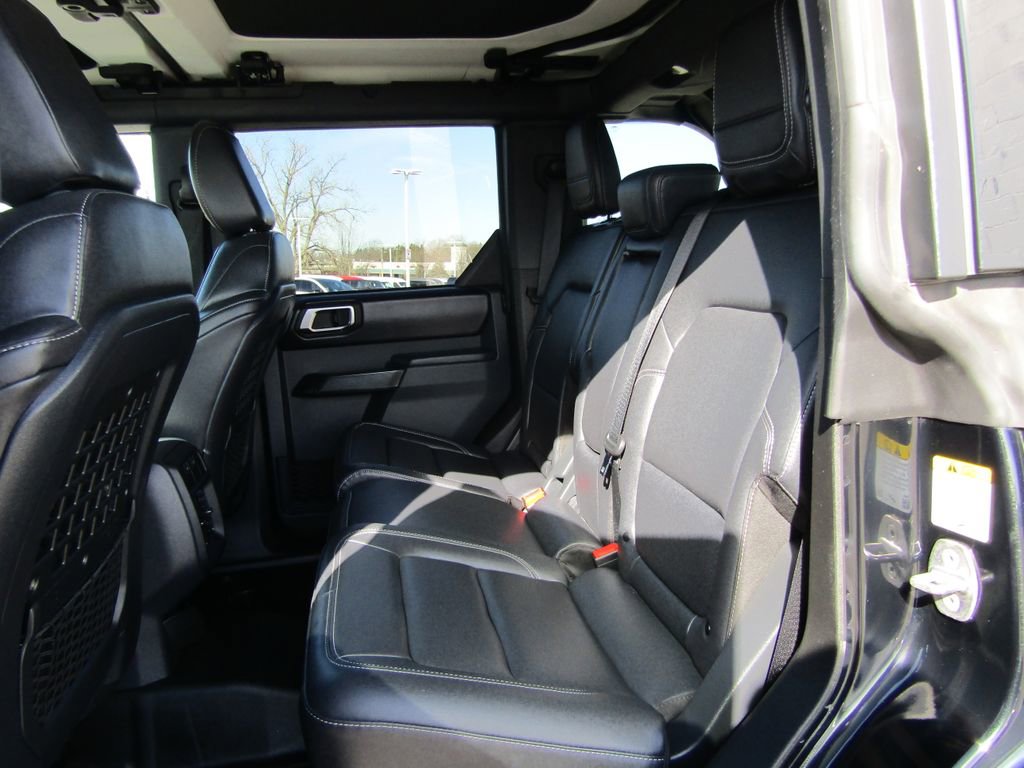 Used 2025 Ford Bronco Badlands AWD/4WD image 36