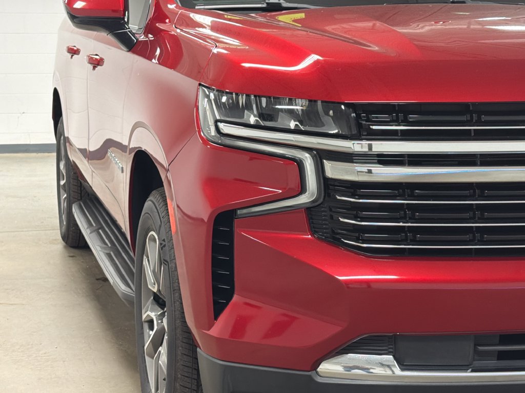 Used 2021 Chevrolet Suburban LT w/ Rear Media and Nav Package RWD image 4