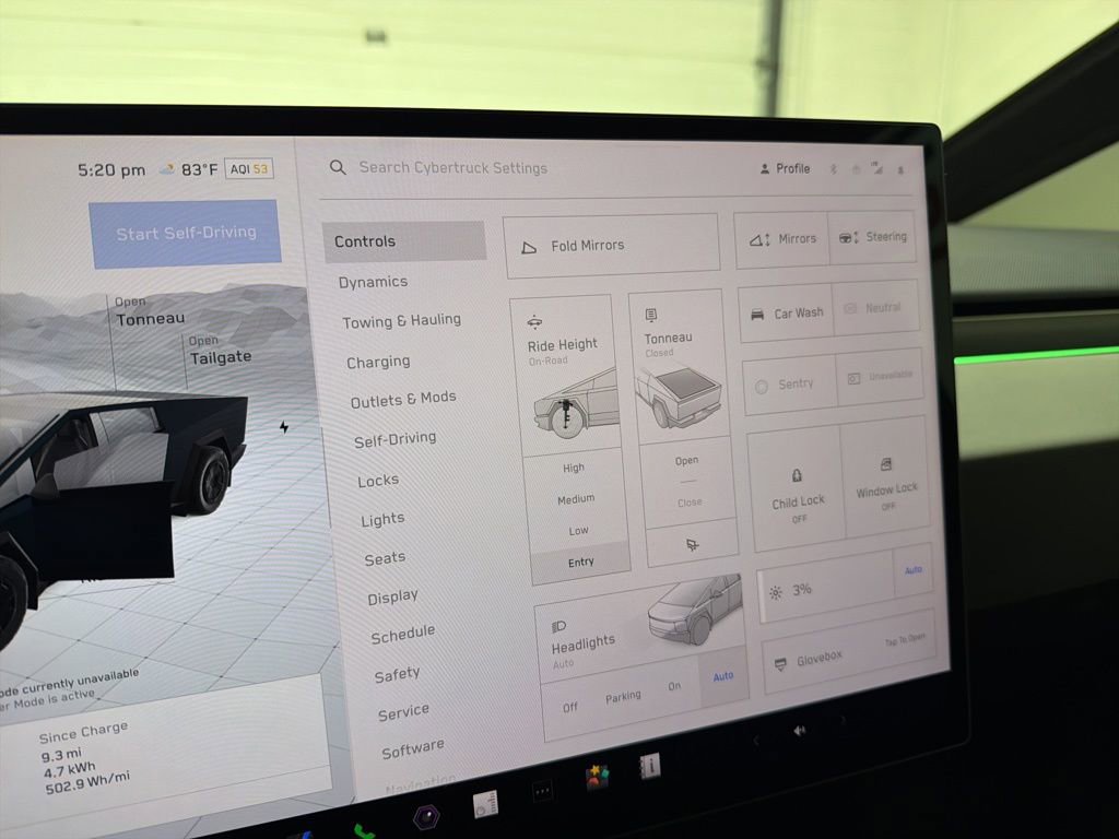 Used 2024 Tesla Cybertruck AWD Crew Cab image 21