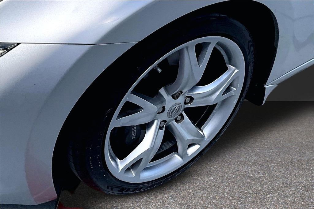 Used 2009 Nissan 370Z Coupe w/ Sport Pkg RWD image 29