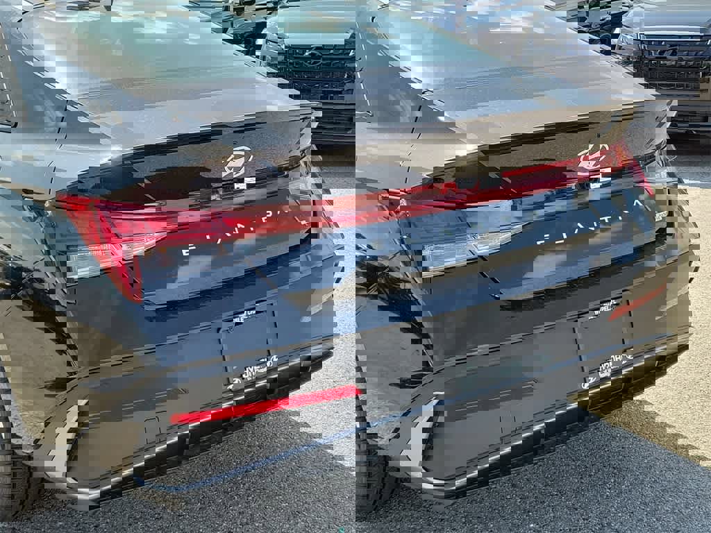 New 2025 Hyundai Elantra SEL image 6