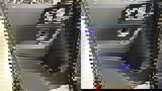 Used 2024 Mercedes-Benz GLS 580 4MATIC image 15