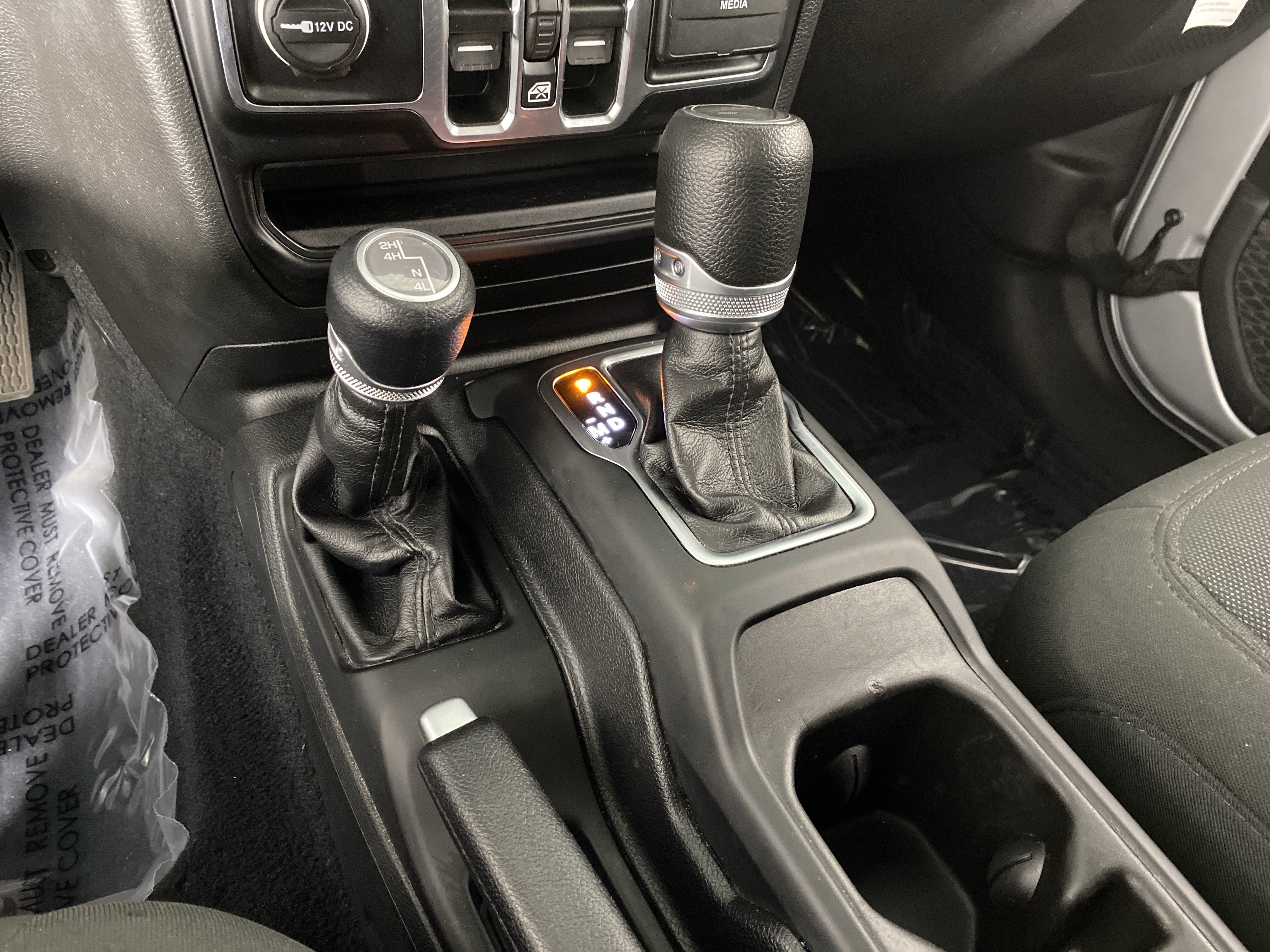 Used 2023 Jeep Gladiator Sport AWD/4WD image 30
