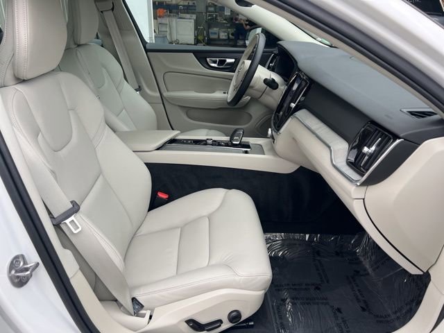 Certified 2025 Volvo S60 B5 Plus image 18