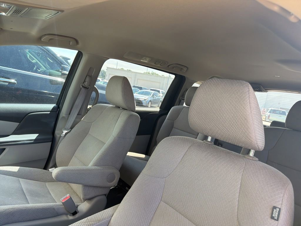 Used 2016 Honda Odyssey LX image 3