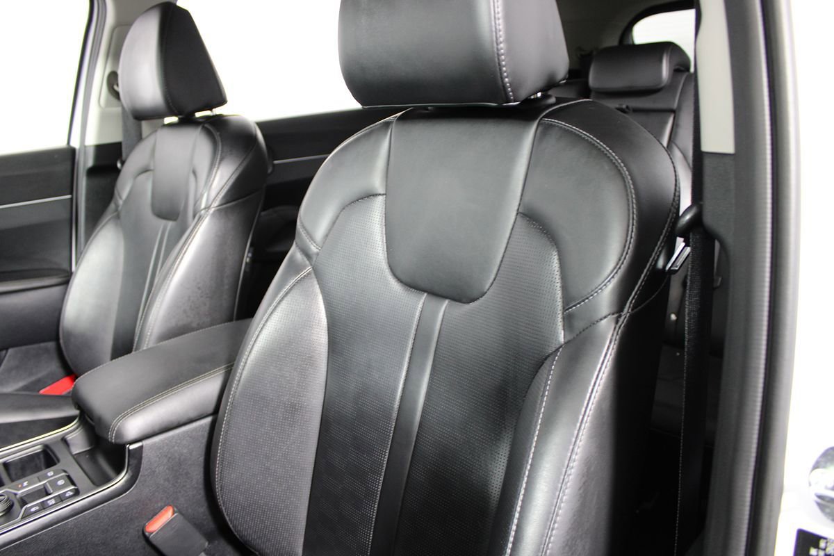 Used 2024 Kia Sorento S FWD image 28