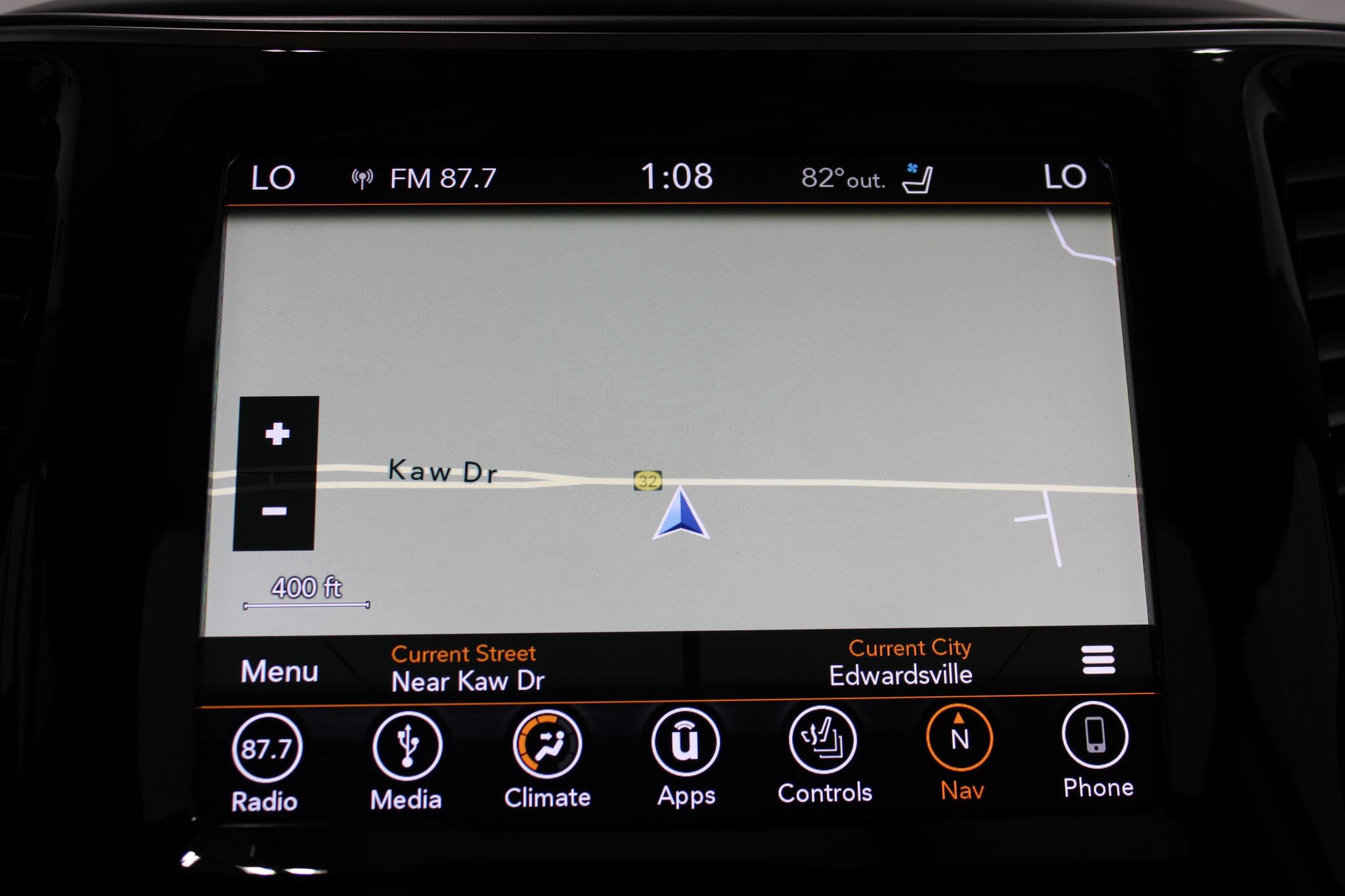 Used 2019 Jeep Cherokee Overland w/ Technology Group AWD/4WD image 35