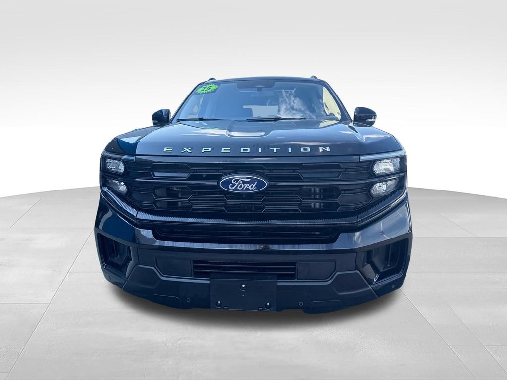 Used 2025 Ford Expedition Active AWD/4WD image 9
