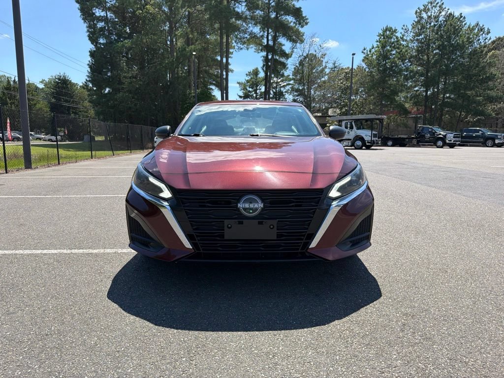 Used 2025 Nissan Altima 2.5 SV AWD/4WD image 3