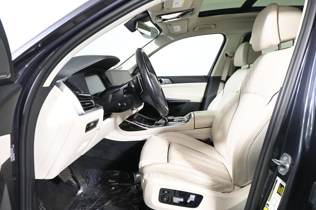 Used 2020 BMW X7 xDrive40i w/ Premium Package AWD/4WD image 3
