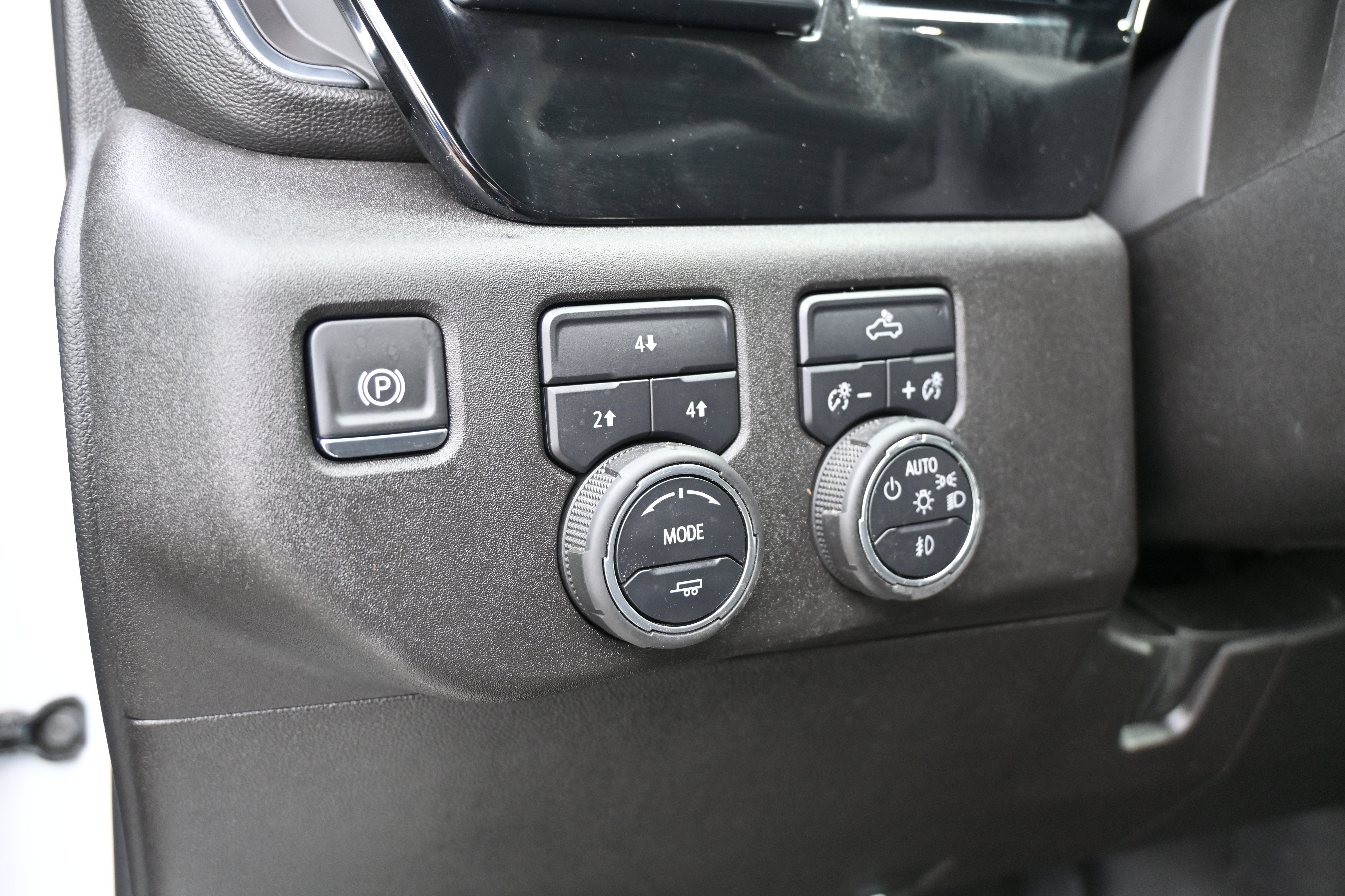 Used 2025 Chevrolet Silverado 2500 LT w/ Convenience Package image 18