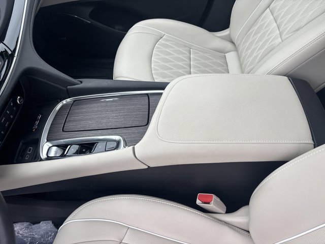 Used 2023 Buick Enclave Avenir w/ Avenir Technology Package image 13