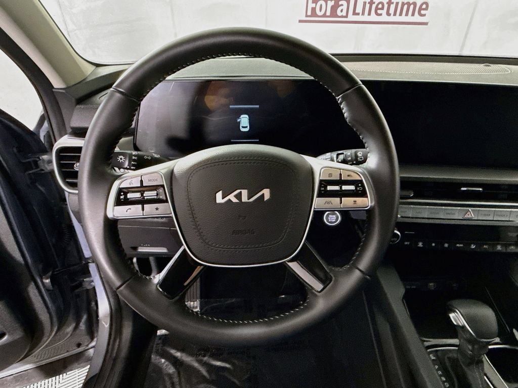 Used 2024 Kia Telluride LX AWD/4WD image 21