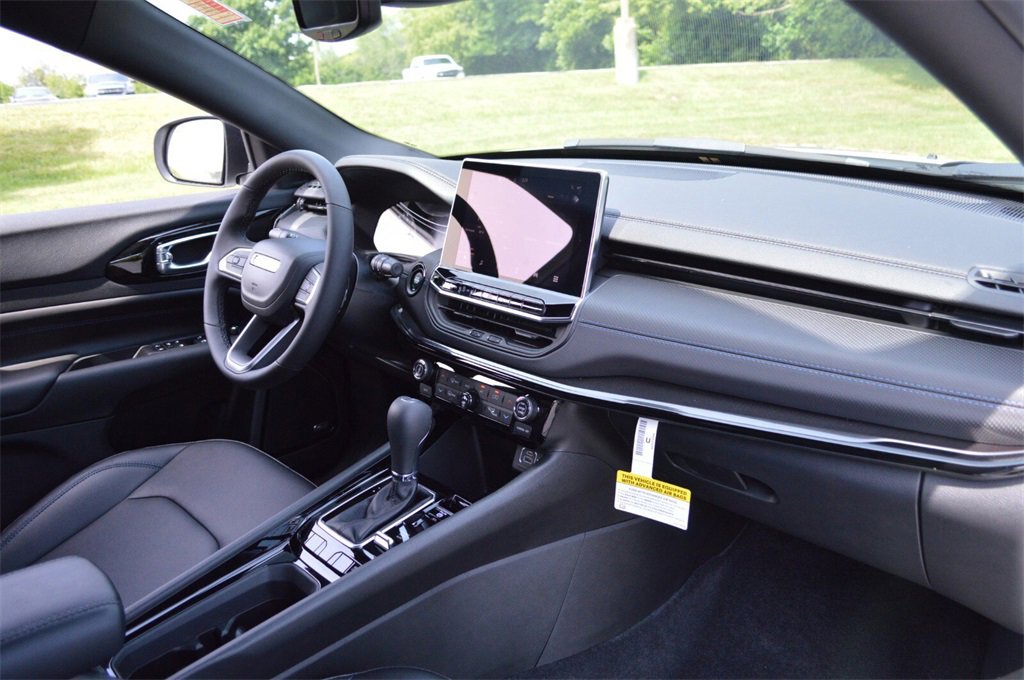 New 2025 Jeep Compass Limited w/ Sun and Sound Group image 29