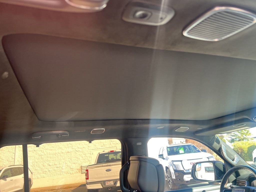 Used 2023 Jeep Grand Wagoneer L Series III image 14