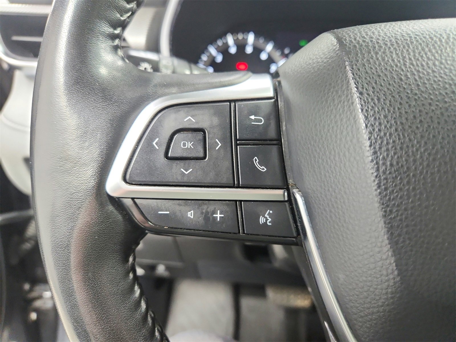 Used 2020 Toyota Highlander Platinum image 25