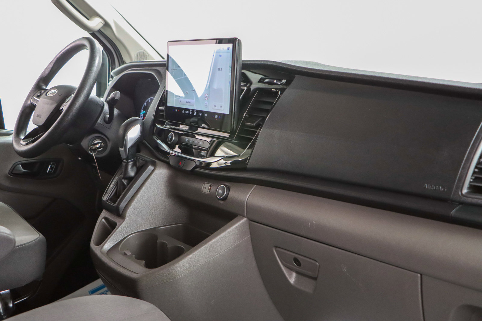 Used 2023 Ford Transit 350 XLT image 25