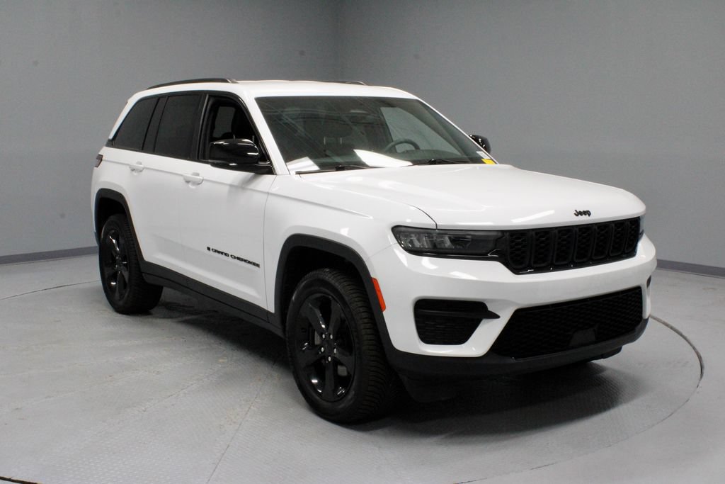 Used 2023 Jeep Grand Cherokee Altitude