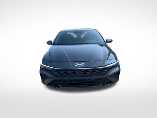 Used 2025 Hyundai Elantra Hybrid FWD image 8