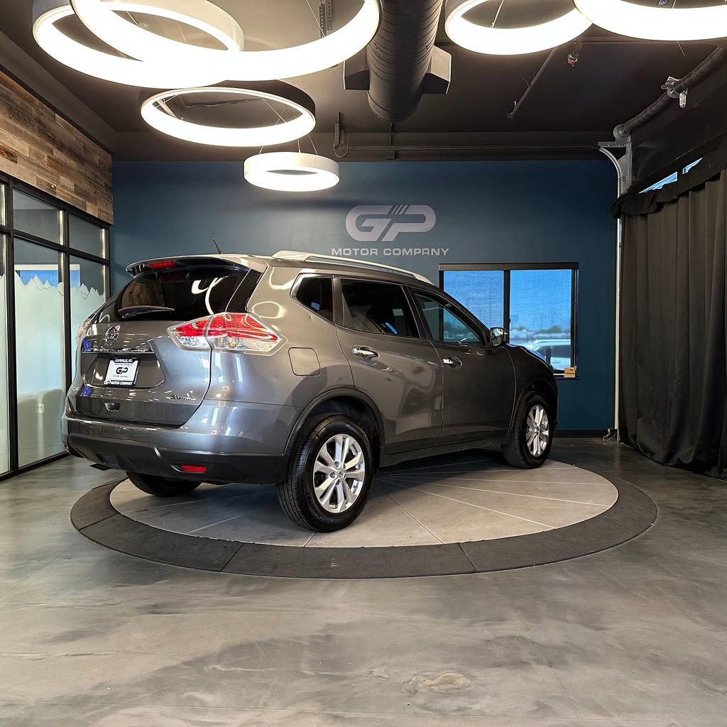 Used 2016 Nissan Rogue SV AWD/4WD image 3