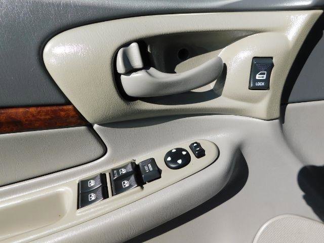 Used 2003 Chevrolet Impala Sedan w/ Preferred Equipment Group image 12