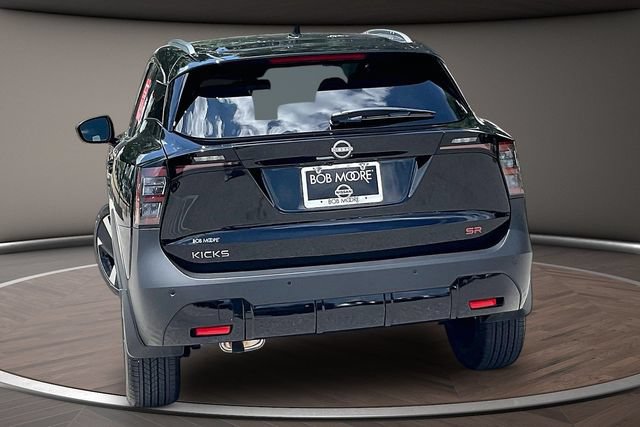 Certified 2025 Nissan Kicks SR FWD image 4