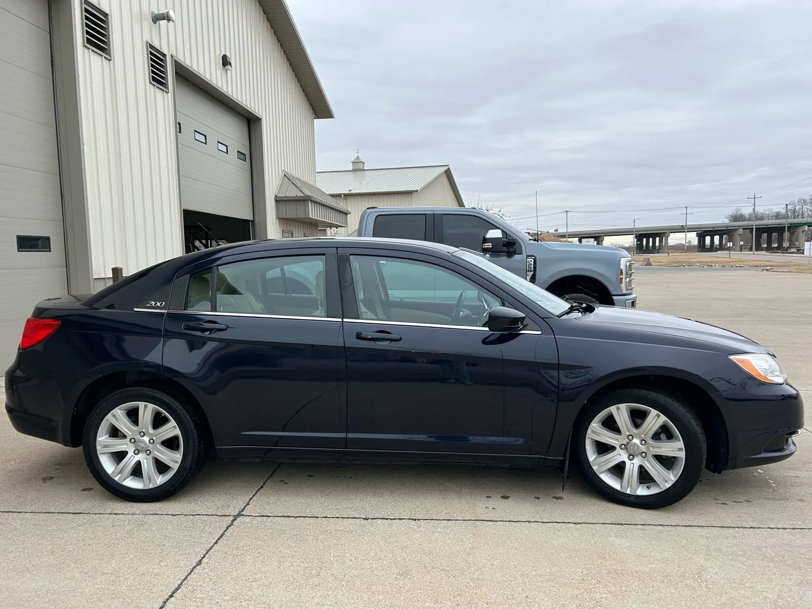 Used 2012 Chrysler 200 Touring w/ Cold Weather Group FWD image 5