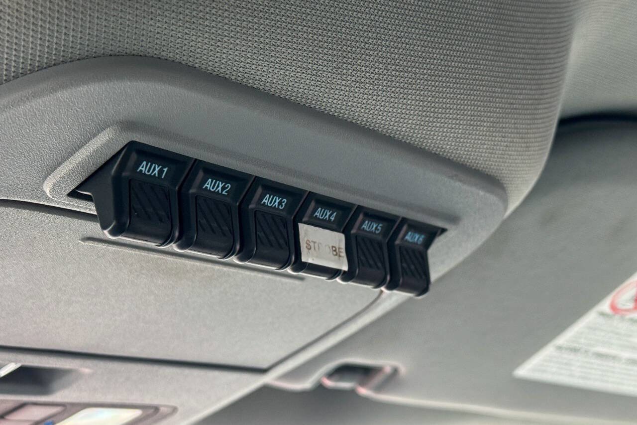Used 2023 Ford F550 2WD Crew Cab Super Duty image 28