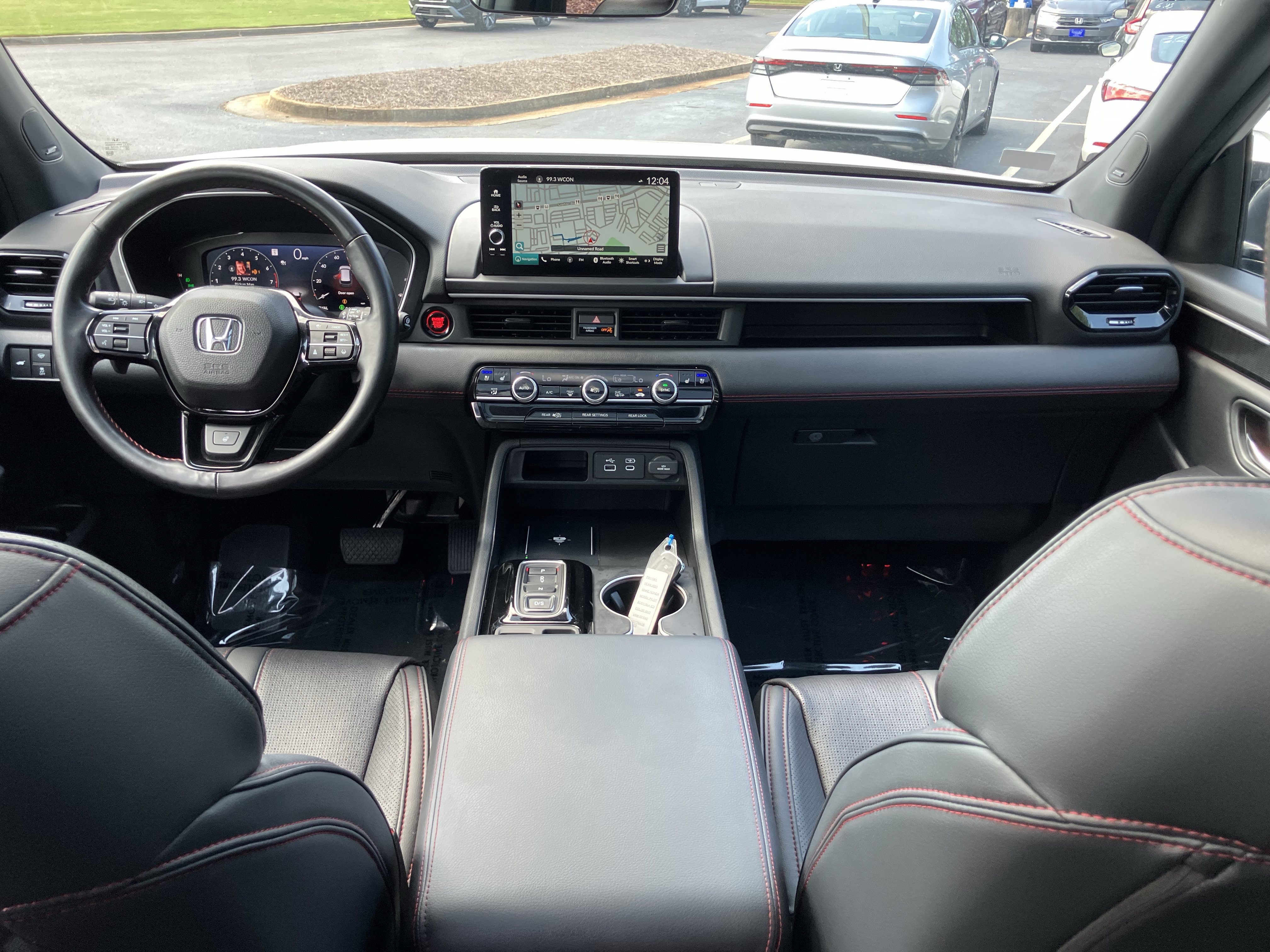 Certified 2025 Honda Pilot Black Edition image 32