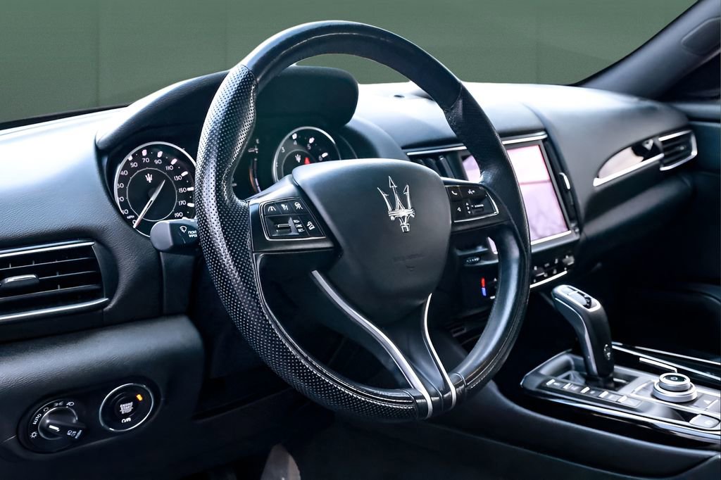 Used 2021 Maserati Levante image 29