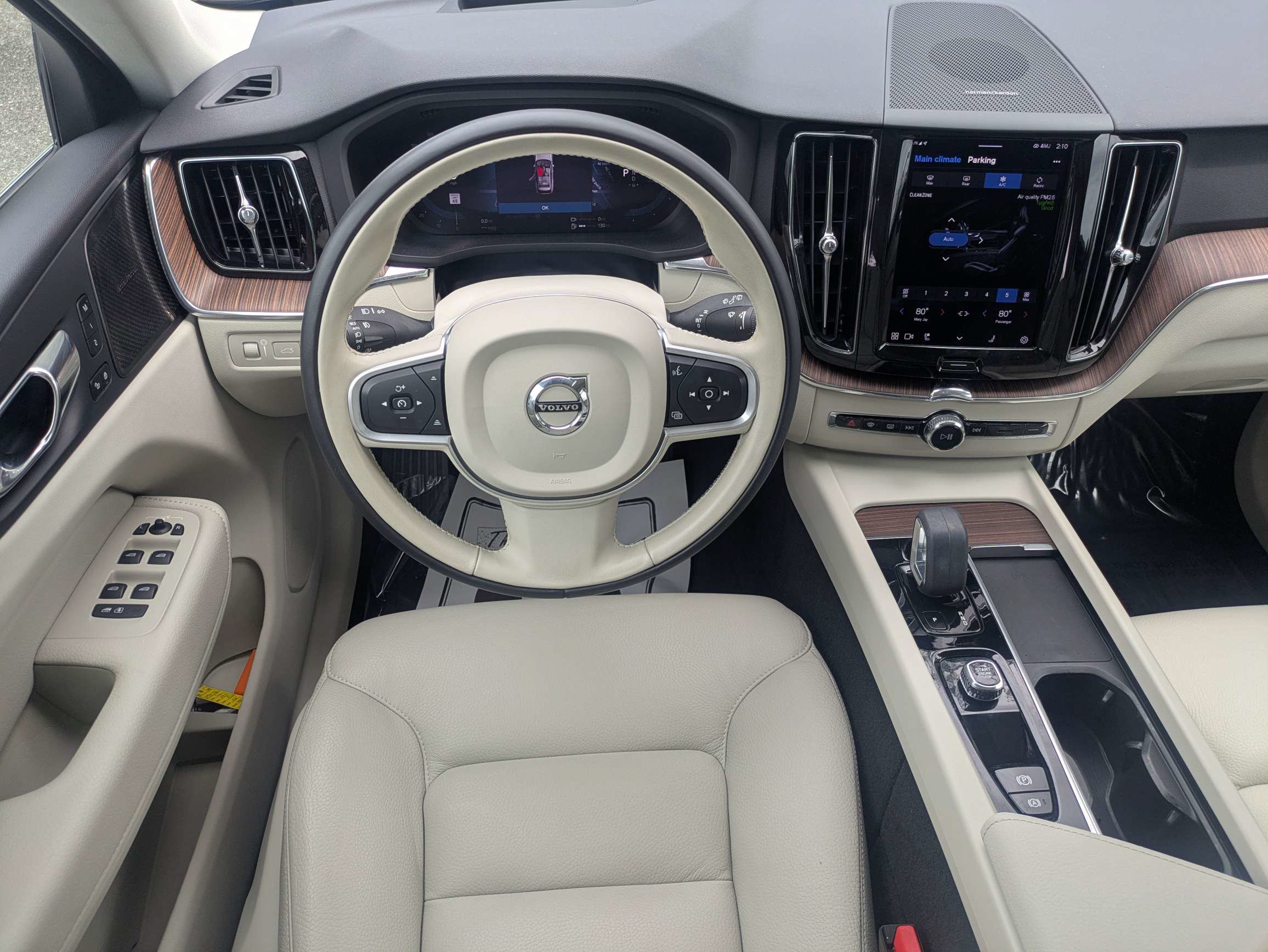 Used 2022 Volvo XC60 T8 Inscription Expression w/ Advanced Package AWD/4WD image 15