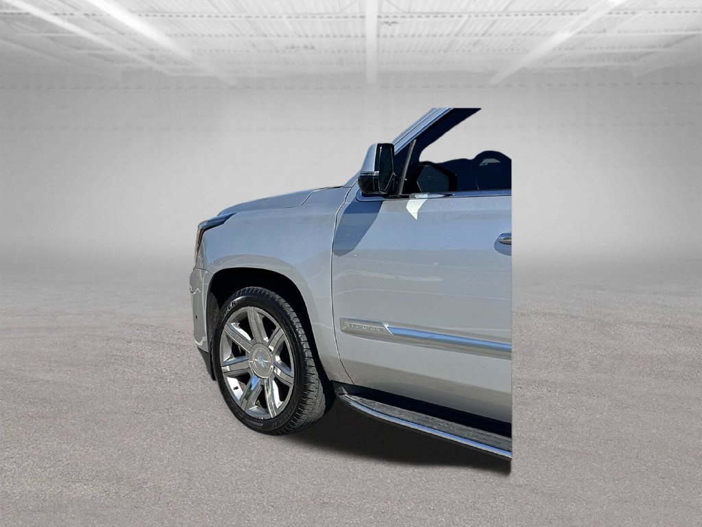 Used 2020 Cadillac Escalade Luxury RWD image 42