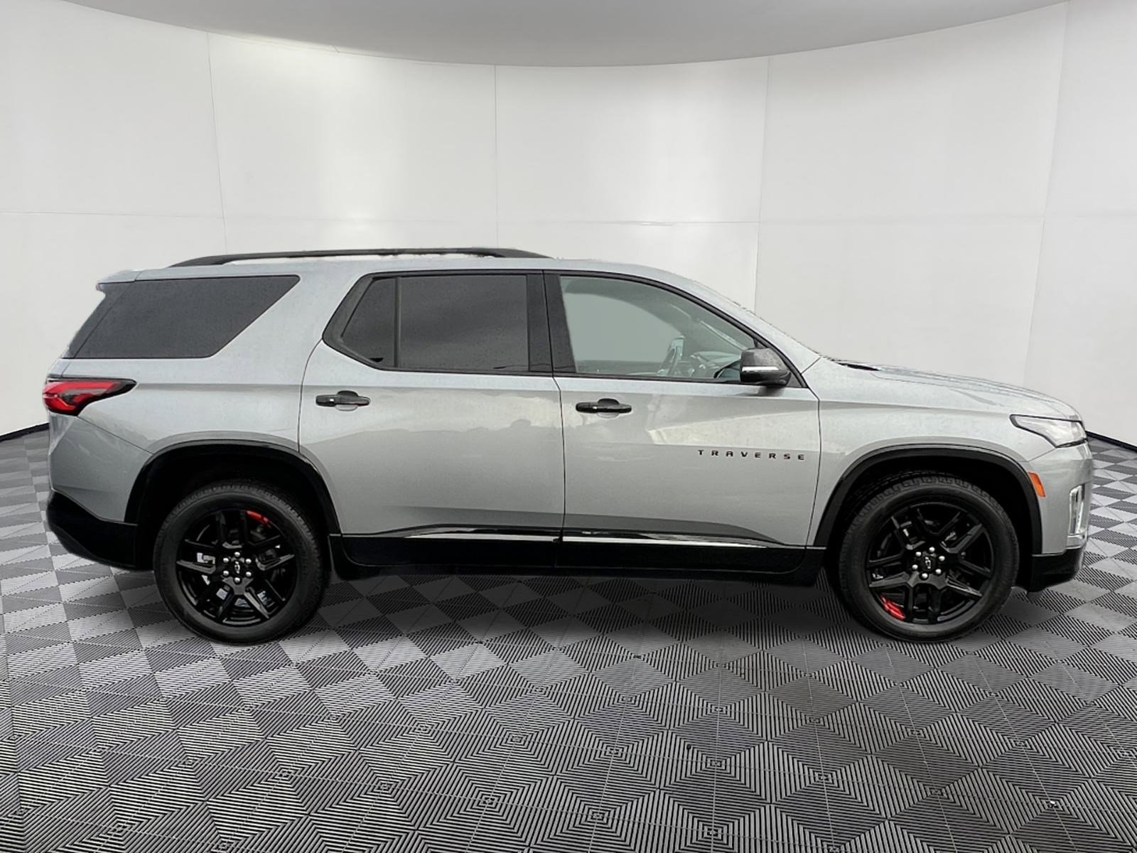 Used 2024 Chevrolet Traverse Premier w/ Redline Edition AWD/4WD image 7