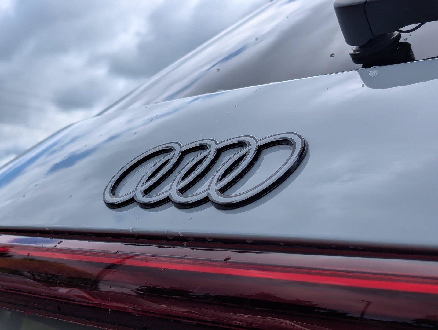 Used 2024 Audi Q8 e-tron Premium Plus w/ Premium Plus Package AWD/4WD image 35