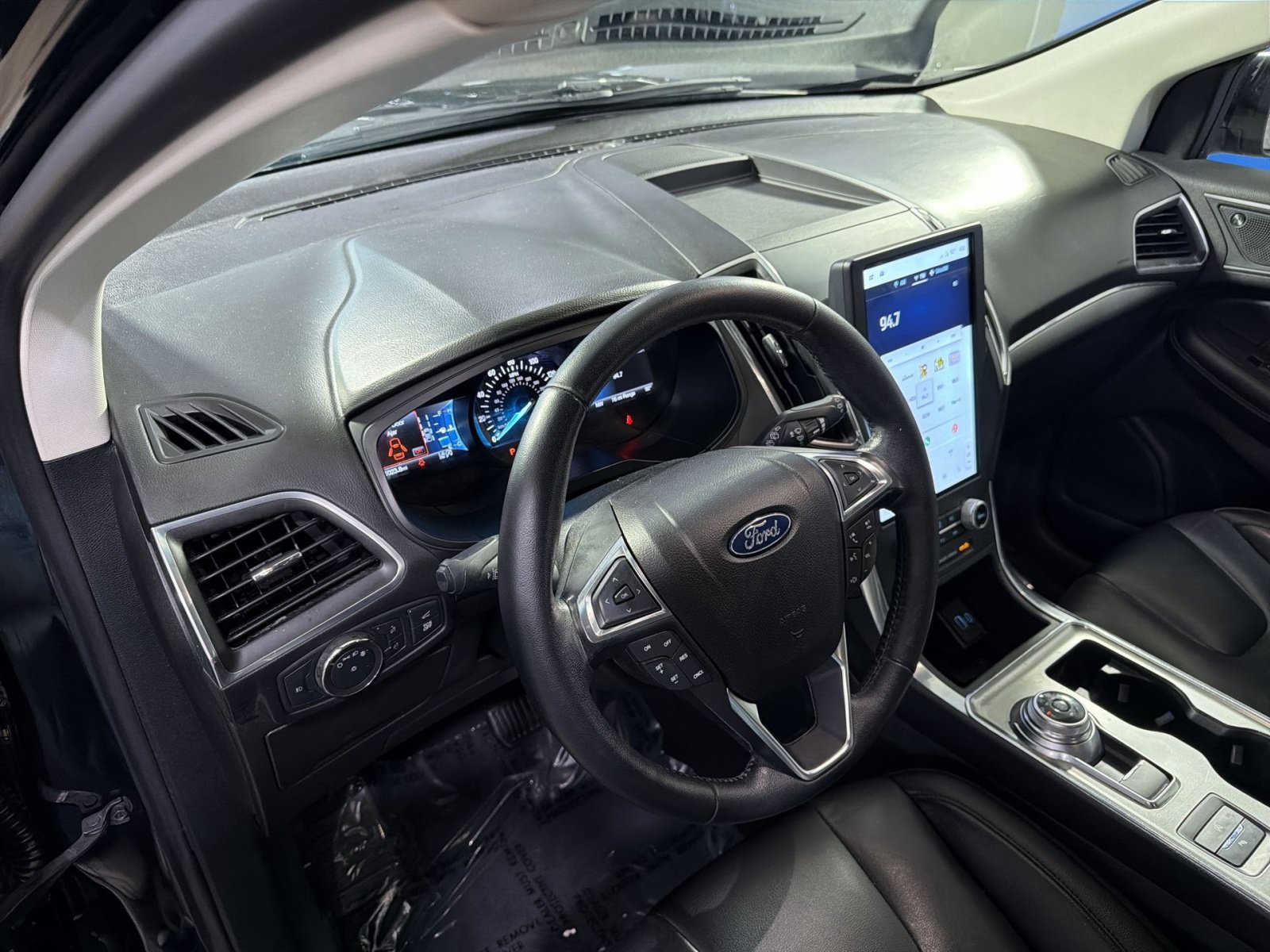 Used 2022 Ford Edge Titanium AWD/4WD image 19