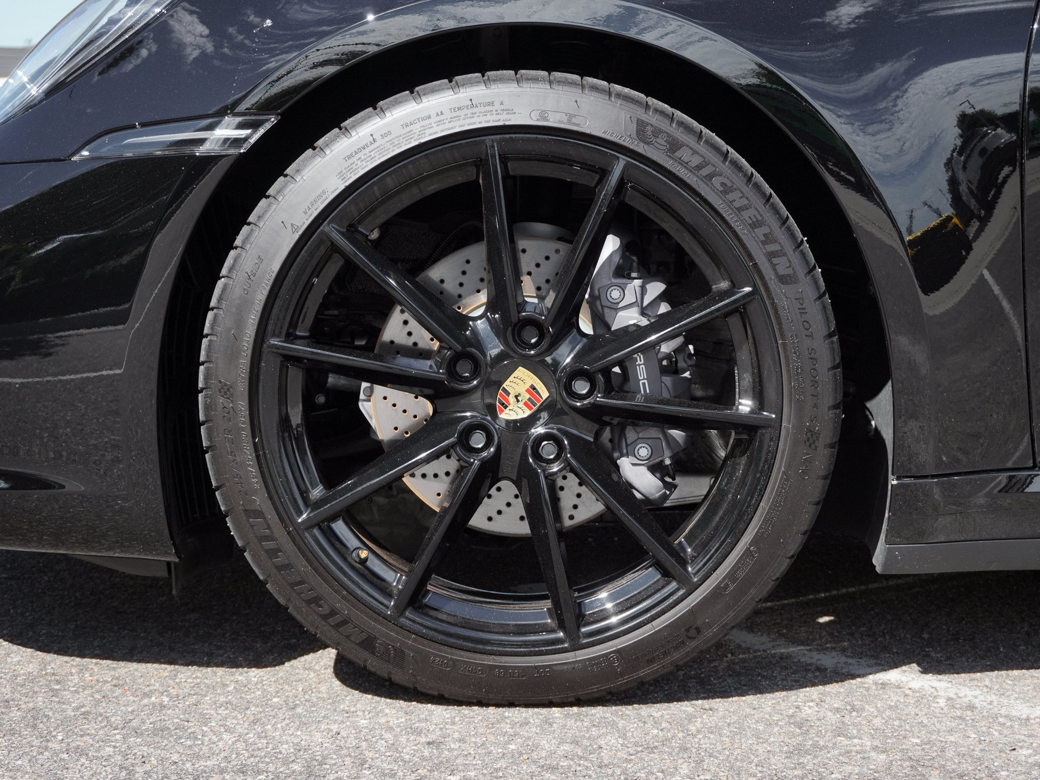 Used 2024 Porsche 911 Carrera RWD image 13