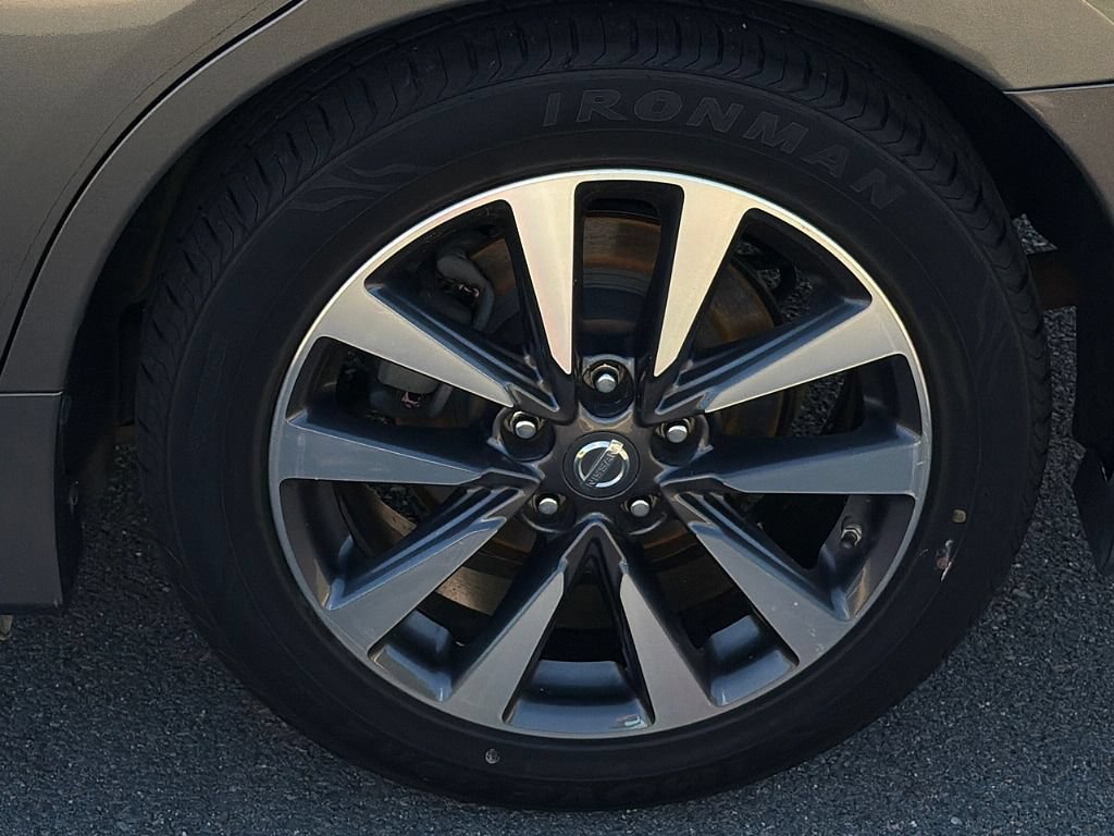 Used 2017 Nissan Altima 2.5 SV FWD image 6