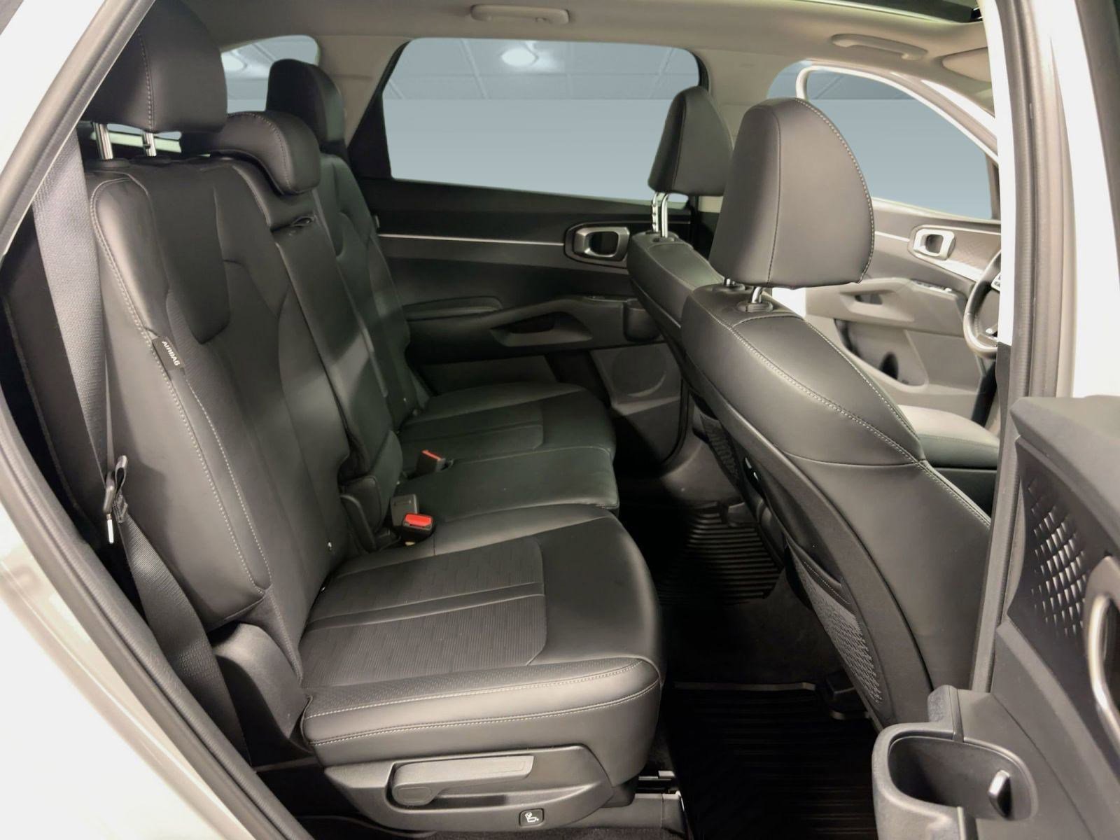 Used 2025 Kia Sorento S w/ Panoramic Sunroof Package image 29