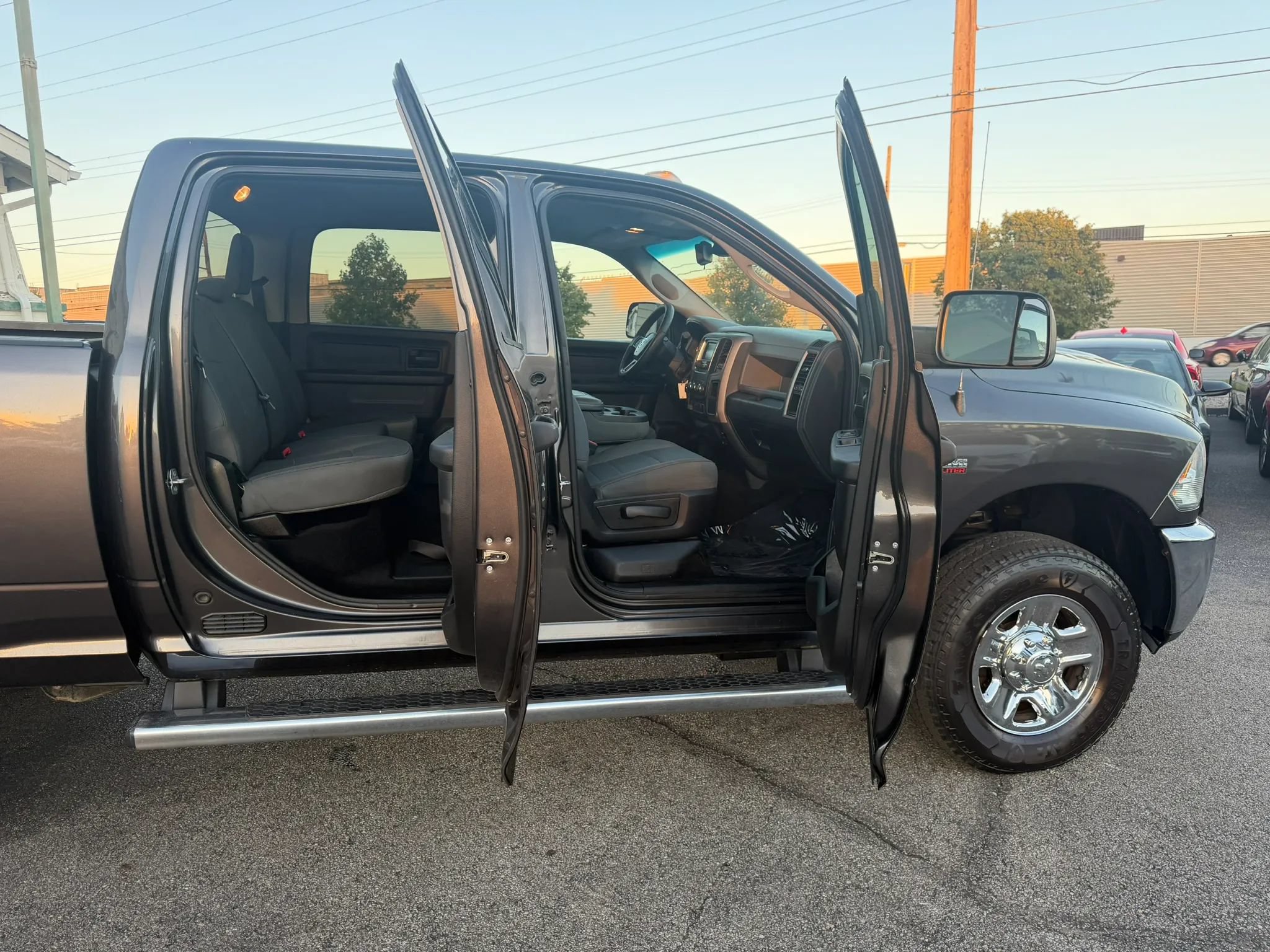 Used 2016 RAM 2500 Tradesman w/ Chrome Appearance Group AWD/4WD image 23