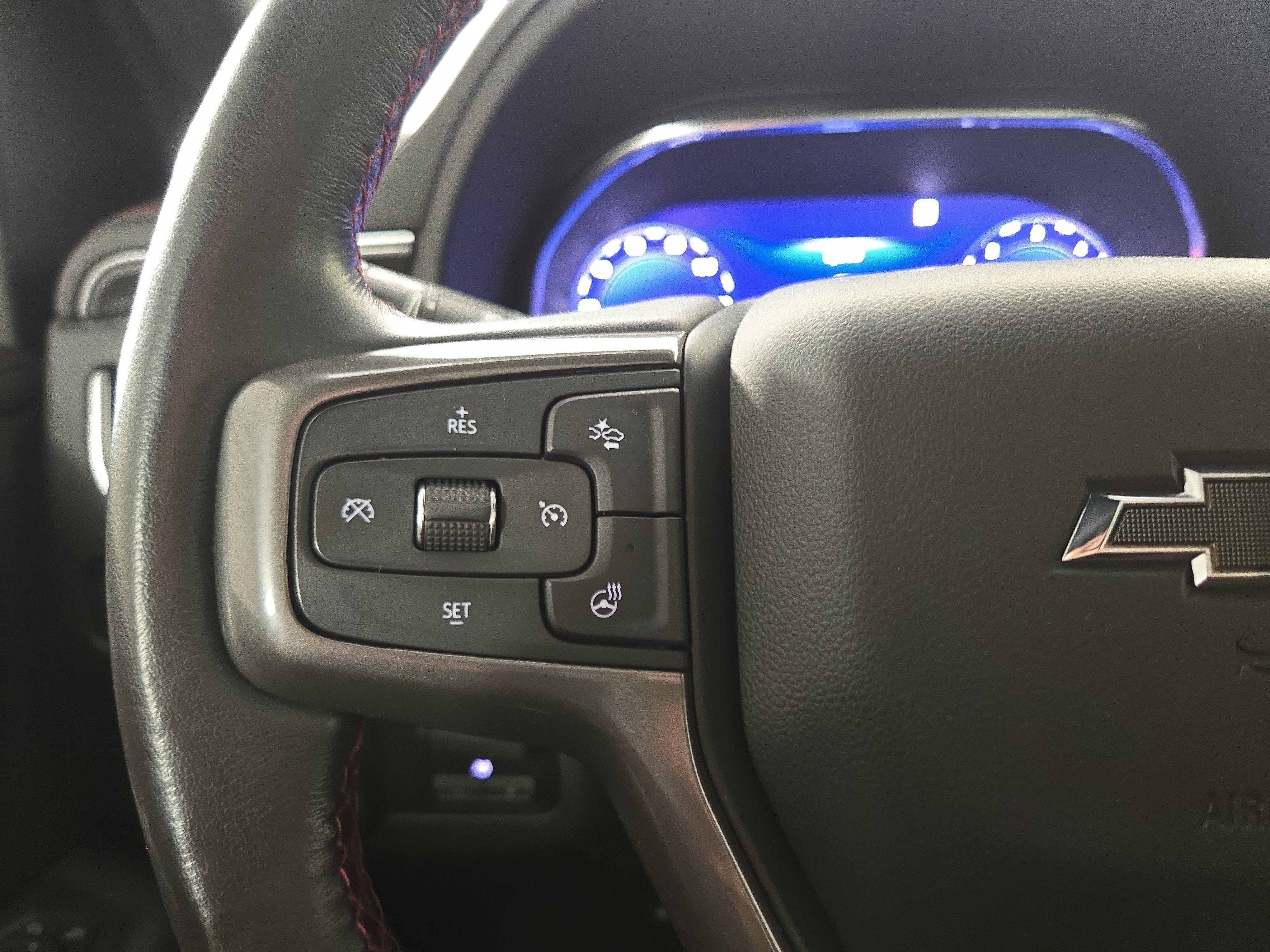 Used 2022 Chevrolet Tahoe RST w/ Luxury Package AWD/4WD image 16