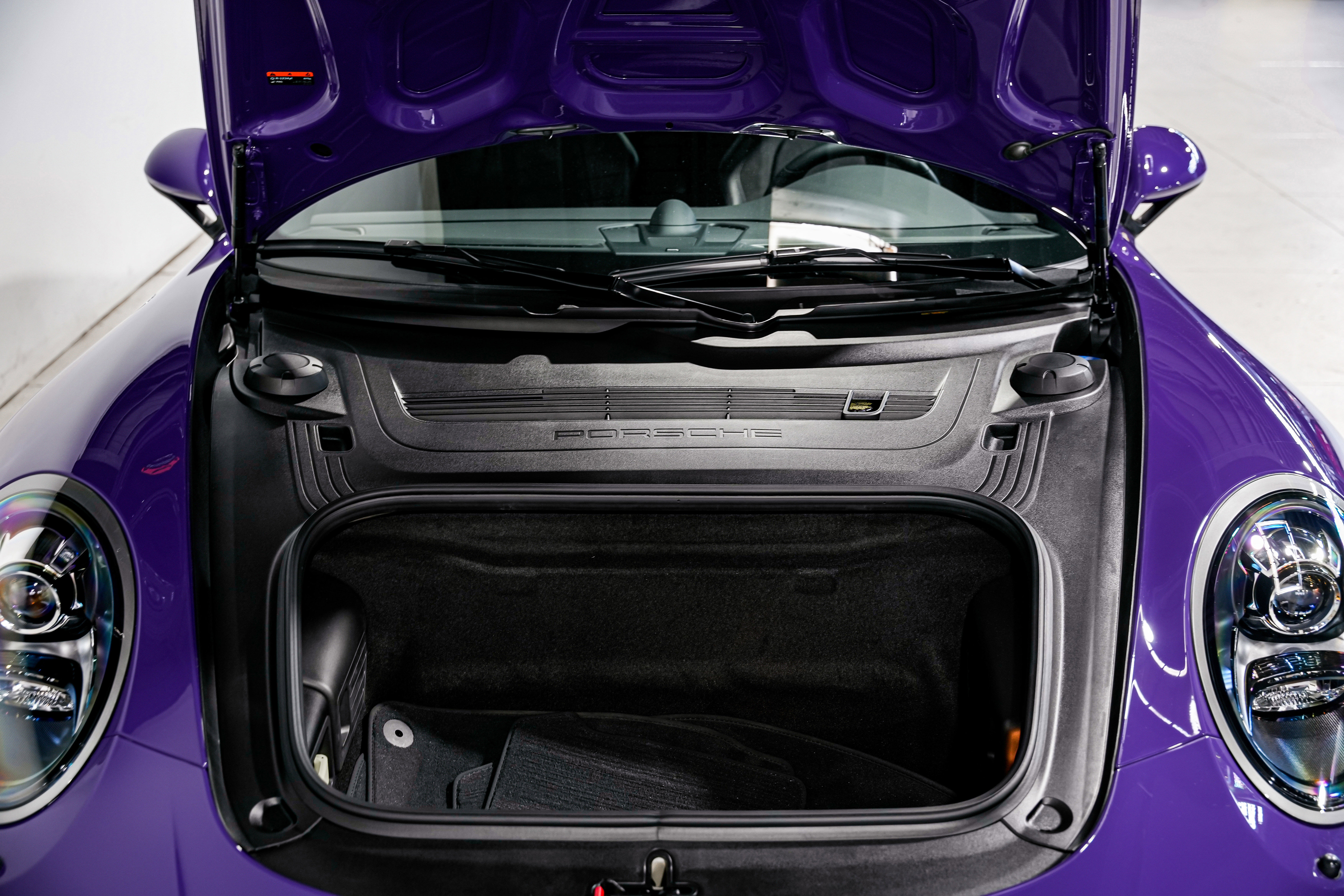 Used 2018 Porsche 911 Targa 4 GTS image 41