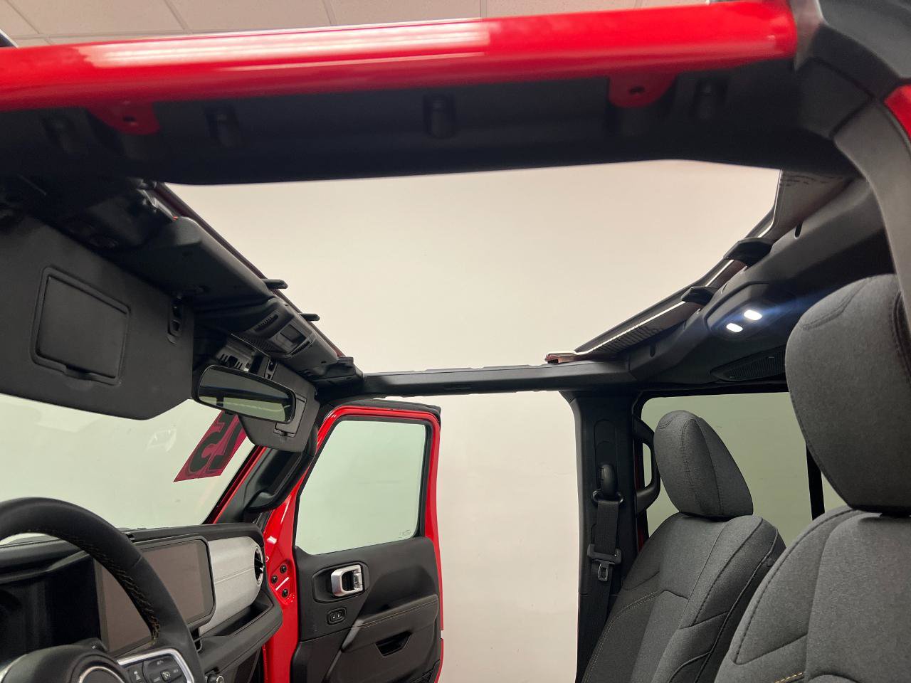 Used 2025 Jeep Wrangler Unlimited Sahara AWD/4WD image 63
