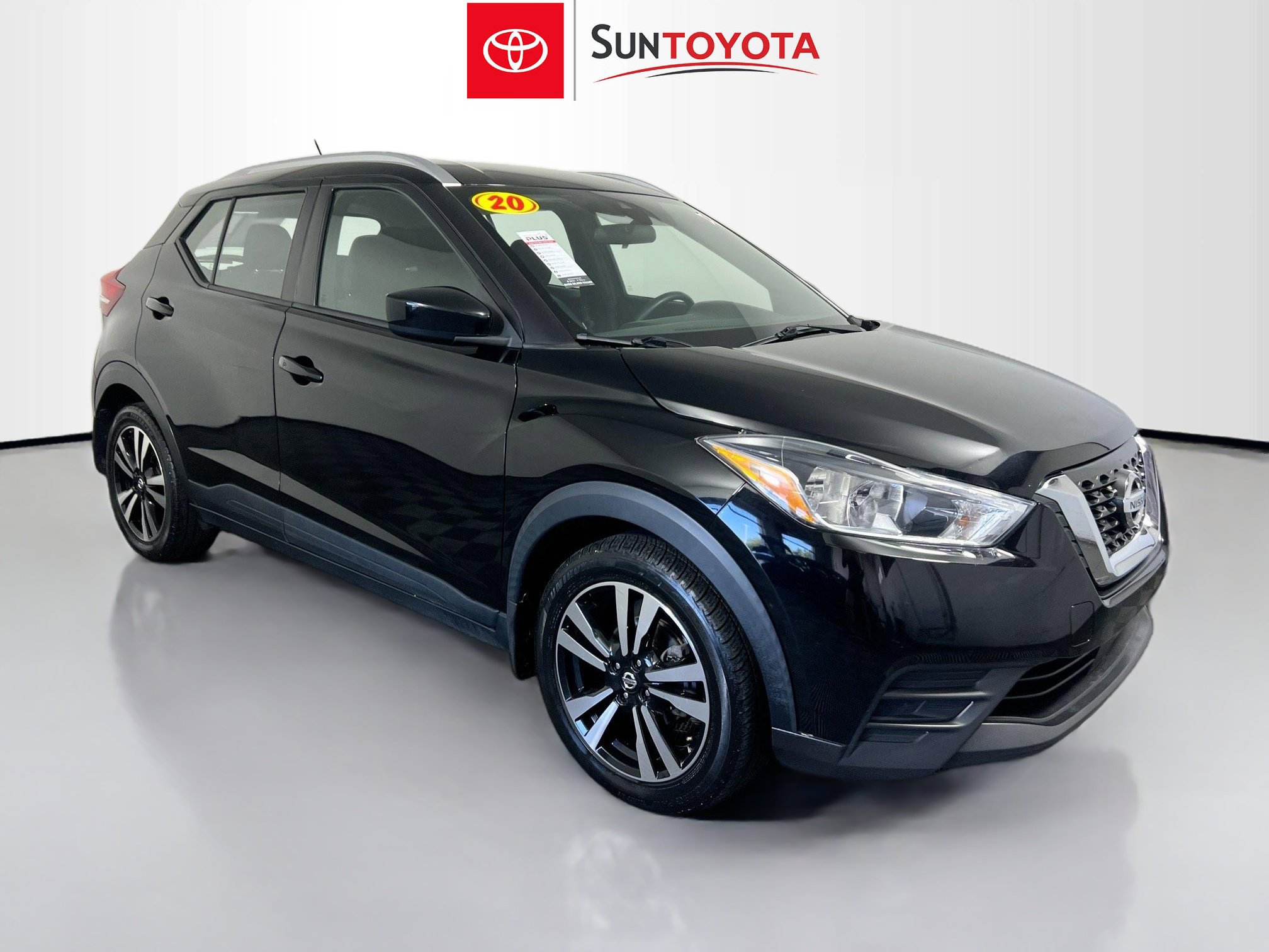 Used 2020 Nissan Kicks SV FWD image 1