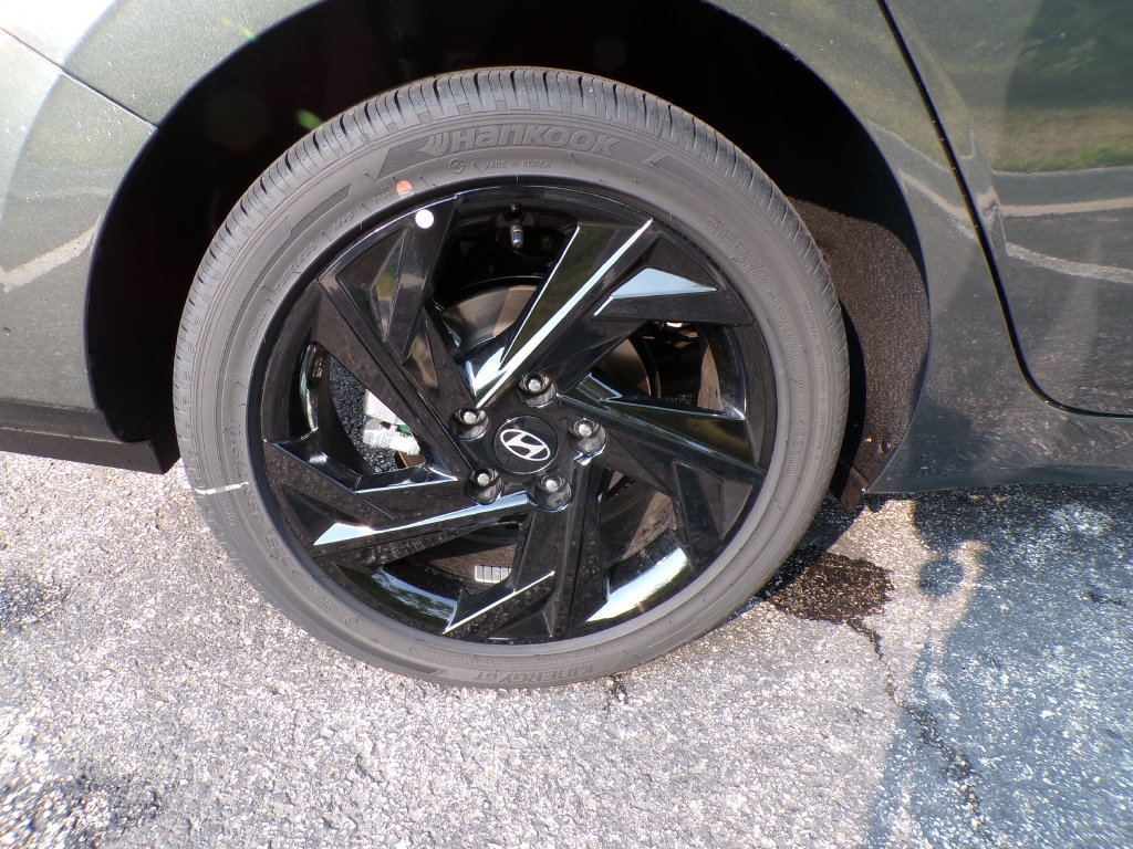 New 2026 Hyundai Elantra SEL Sport Premium FWD image 20