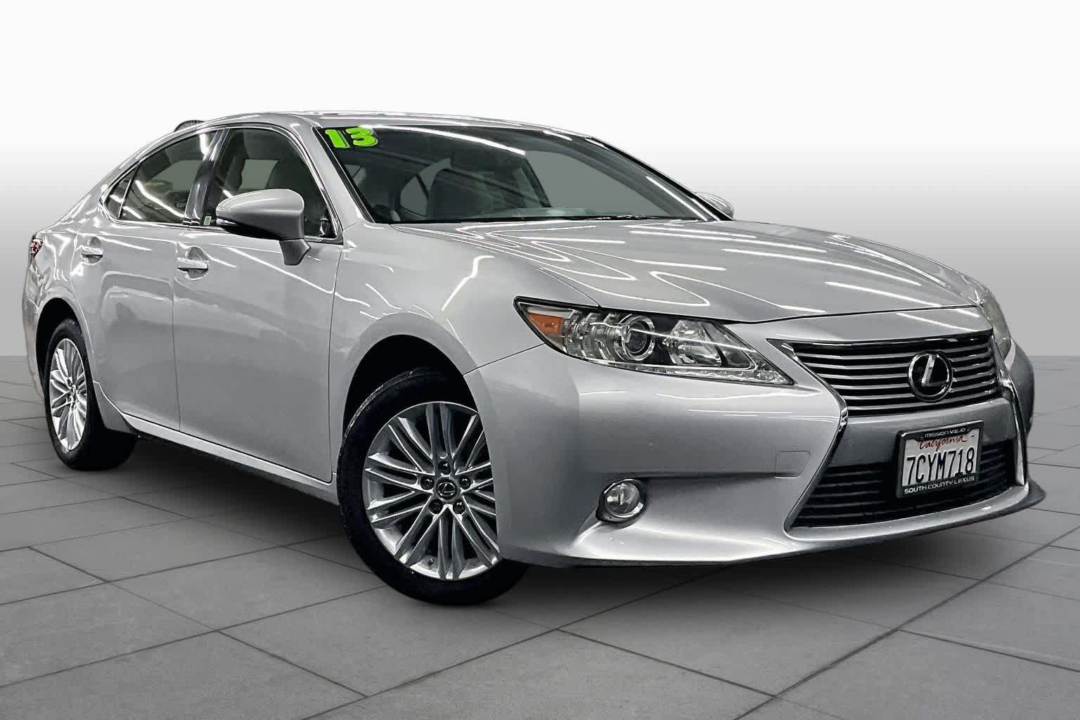 Used 2013 Lexus ES 350 w/ Premium Pkg FWD image 2