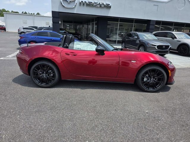 New 2026 MAZDA MX-5 Miata Club w/ Interior Package RWD image 2