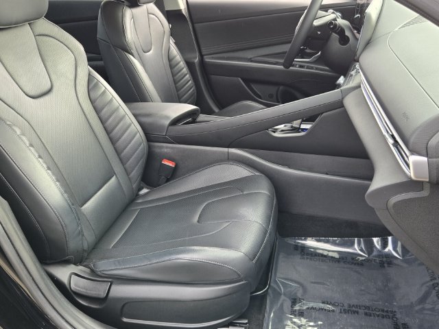 Used 2024 Hyundai Elantra Limited FWD image 16