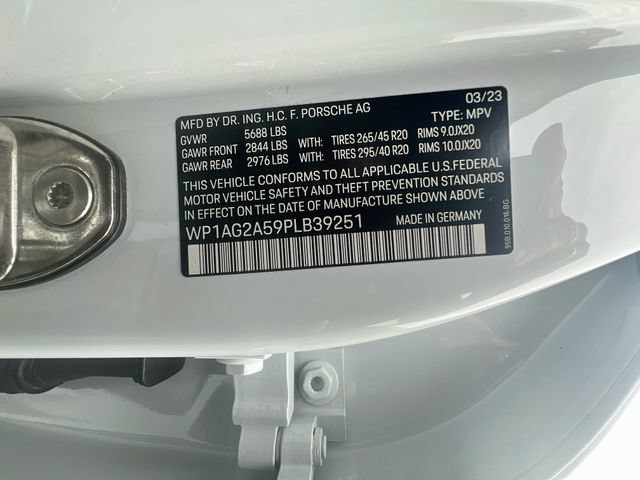Certified 2023 Porsche Macan S AWD/4WD image 45