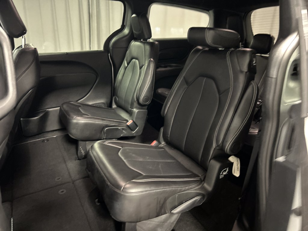 Used 2026 Chrysler Pacifica Select FWD image 23