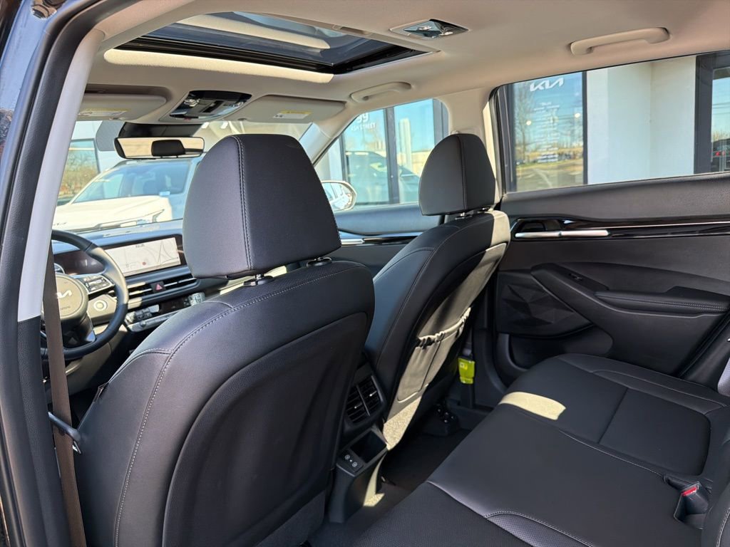 Used 2025 Kia Seltos EX w/ EX Sunroof Package image 21